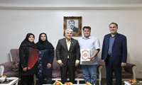 مدیر کل آموزش فنی وحرفه ای استان تهران با خانواده شهید محمود میرزا حسینی دیدار کرد